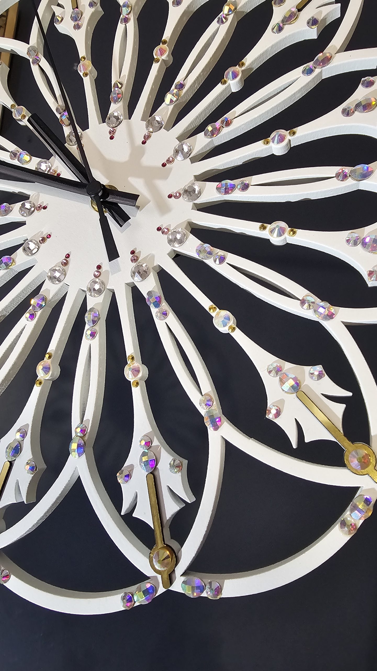 Luya Wall Clock - Image 2