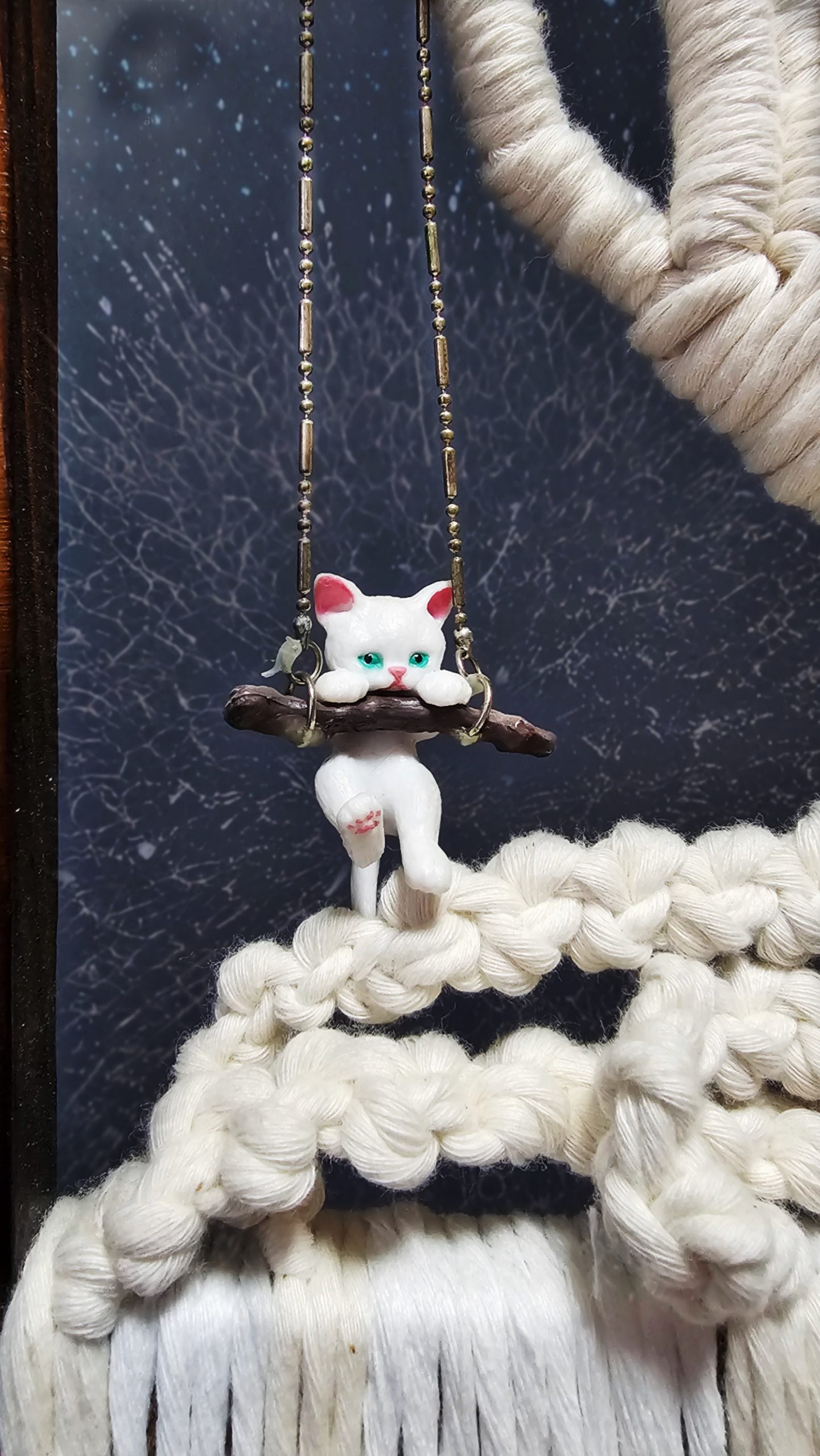 A kitten on a swing - Image 3