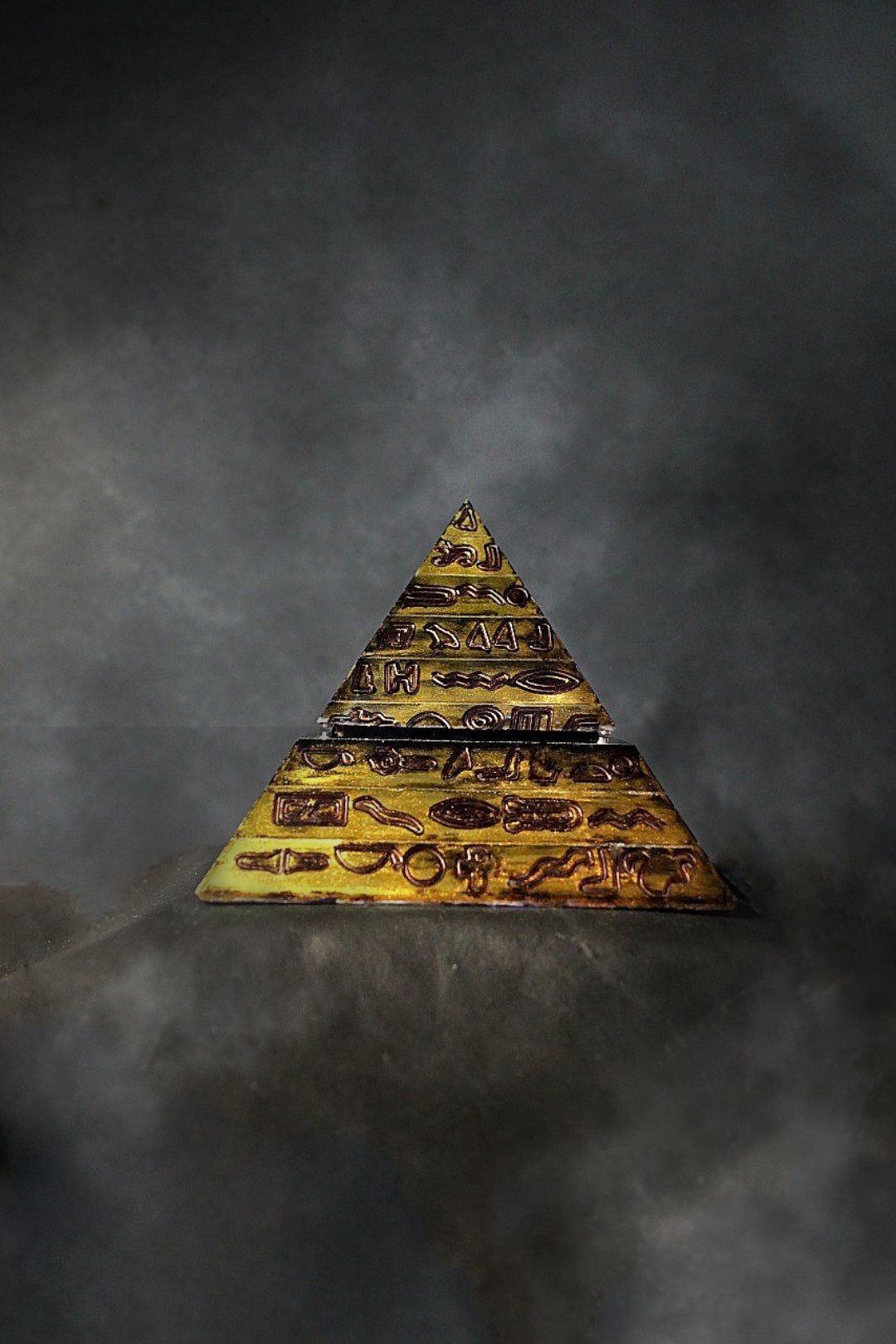 Pyramid of Ra Ashtray -2