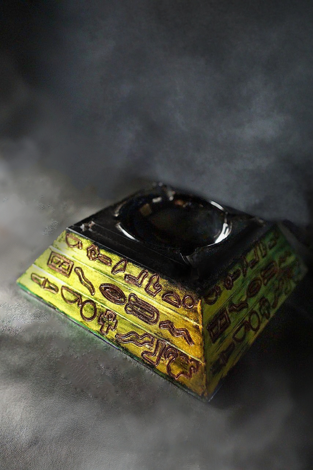 Pyramid of Ra Ashtray -2 - Image 3